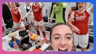 VLOG | Hair cuts & three big points against Man Utd  | Lisa Evans & Vivianne Miedema