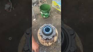 Amazing Work Of Indian Truck Mechanic #bearing #refill #grecce #mechanic #shorts