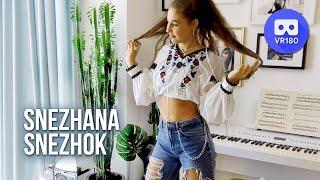 VR180 3D. Snezhana Snezhok dancing and shooting TikTok videos