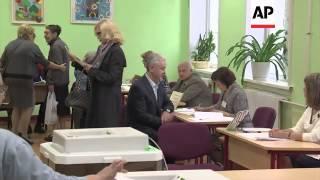 Putin, Sobyanin and Kasyanov vote in Moscow mayoral election