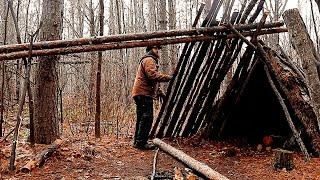 Build a warm outdoor shelter, unfinished wooden house-My daily life