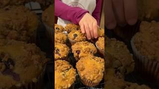 Blueberry muffins with a walnut crumble topping🫐 #recipe #dessert #baking #food #foodie