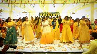 Bride Dancing with her Cousins | Best Haldi Dance | Twist | Love aaj kal | Rohan Sharma Choreography