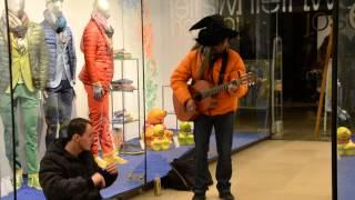 Nice song (carol) on the street of Innsbruck (Austria)