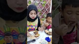 Mpo lia makan steak