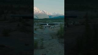 plane alaska landing in mountain#subscribe #aviation #aviation #video #everyone #technology #landing