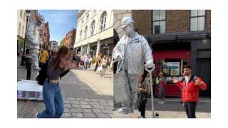 Captures that makes you laugh with Silverman statue on the streets of London. #streetart #foryou