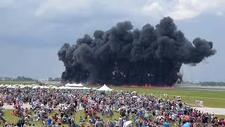 F-22 Raptor with Wall of Fire - Dayton Air Show 7/23/23