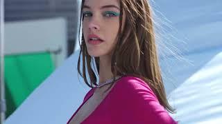 QuickClipsHQ - Barbara Palvin Mini Skirt Hotness For Alo Yoga