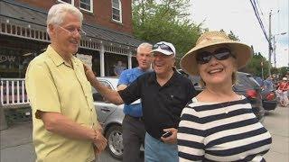 Bill and Hillary Clinton window shopping in Quebec town