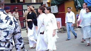 Baba Siddique Darshan: Arpita Khan Sharma, Sohail Khan, Alvira Khan Iulia  At Baba Siddiqui House