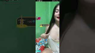 mulher com camisa transparente pagando peitinho / Pagando peitinho em live / Peitinho