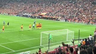 Balotelli'nin Galatasaray'a frikik golü.