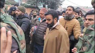 Srinagar MP Aga Ruhullah reaches outside CM's residence to join protest against reservation policy