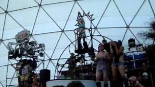 Gogo-girl-takes-the-podium-Ultra2010.MOV