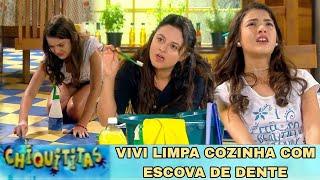 Vivi Limpa Cozinha Com Escova de Dente | Chiquititas