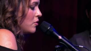 Norah Jones performing "Don't Know Why" Live on KCRW