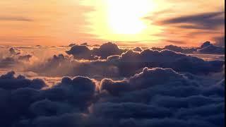 Красивые облака на закате (видео фон)