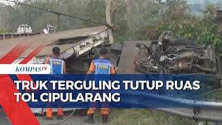 Truk Terguling di Kilometer 92A Tol Cipularang, Lalu Lintas Macet Total