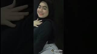 Tik tok Jilbab Goyang pantat