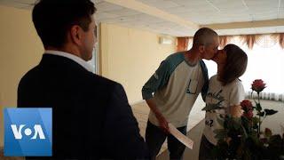 Ukrainian Couple Marries in Irpin, Despite Ongoing War