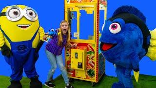 Assistant Wins PJ Masks Romeo and Minions with Magic Claw Machine