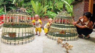 Pick ripe bananas to sell at the market - Make bamboo cages to separate chicks - Lý Thị An