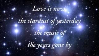 Nat King Cole - Stardust (with lyrics)