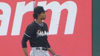 MIA@PHI: Urena tosses 5 2/3 strong innings