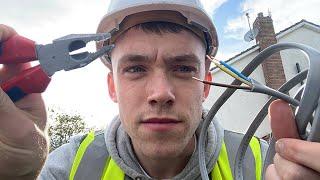 Day in the Life of an Apprentice Electrician | Should you become an Apprentice in 2021?