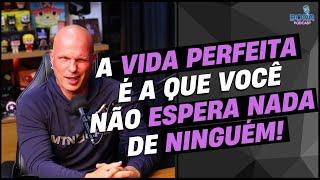 QUAL É A VIDA PERFEITA? | ED SIATTI - Cortes do Bora Podcast