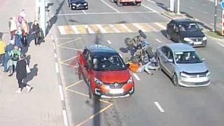 ДТП пл Труда.  Квадроцикл vs Renault. 24.06.17