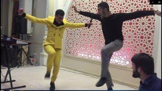 Сакит Самедов и Атакишиев Эльвин танцуют Терекме (концерт Каспийск)