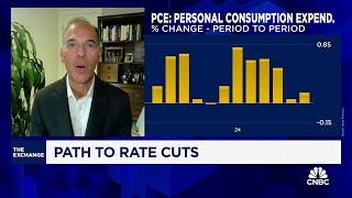 New PCE data puts rate cuts 'into cement,' says Moody's Mark Zandi