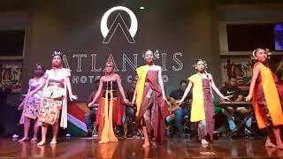 Putri Manis Dancers at Casino Atlantis