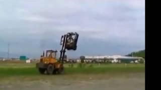 OH NO！FORKLIFT FAILS... stop forking around！XD