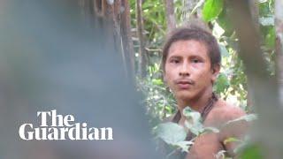 Rekaman anggota suku yang belum dihubungi di hutan hujan Amazon