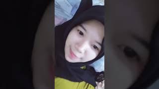 cewek hijab sangee* utingnya kelihatan