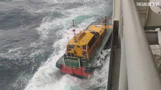 Omg!  Lady pilot disembarked the ship on rough weather