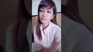 CEWEK CANTIK MENARI EROTIS SAMPAI ANU....