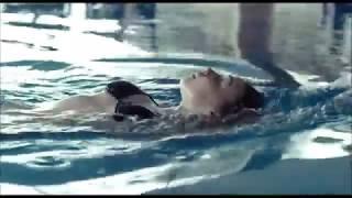 Сцена в бассейне из фильма Лобстер - Джессика Барден, Бен Уишоу и Колин Фаррелл