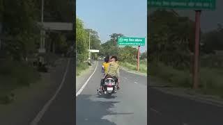 WATCH: Video of boys lip-locking on moving Scooty goes viral | @itsVIRAL0