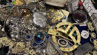 Vintage Jewelry Bag Unbagging ! vintage jewelry Haul !