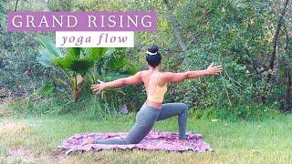 Grand Rising Yoga Flow | 20 Minute Vinyasa Yoga Practice to Activate, Align & Ground