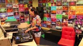 Lady Waks In Da Mix #333 (02-06-2015)