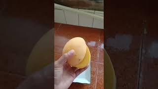 slicing ripe mango #sweet #healthy #happiness #slicing #mango #ripemango #desserts #sweetmango