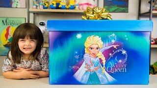 HUGE Elsa Frozen Surprise Present from Santa Claus Christmas Girl Toys Blind Bags Kinder Playtime