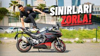 Türkiye'deki İlk CFMOTO 450SR İncelemesi! | Yamaha R25 VS 450SR | Tüm Bakışlar Üzerinde Olacak!