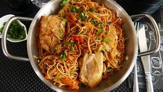 Fried noodles with chicken! Quick dinner in one pan!