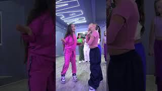 Miren este baile viral hecho por los más pequeños 